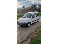 OTOMOBİL RUHSATLI ! 3.Sahibinden !       Peugeot Partner !          1.9 D 2001 Model  278.400 km Beyaz
