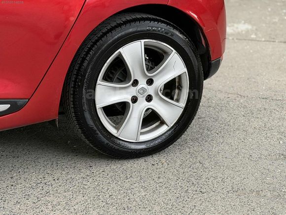 AUTO TİCARET RENAULT CLİO KIRMIZI OTOMATİK TOUCH PAKET DOLU