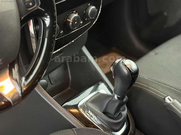 AUTO TİCARET RENAULT CLİO KIRMIZI OTOMATİK TOUCH PAKET DOLU