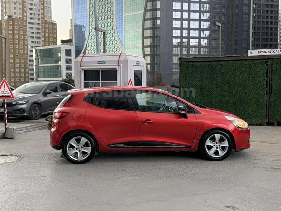 AUTO TİCARET RENAULT CLİO KIRMIZI OTOMATİK TOUCH PAKET DOLU