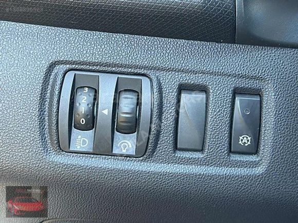 ESİLA MOTORS'DAN 2018 MDL CLİO 1.5 DCİ TOUCH 0.99 KREDİ