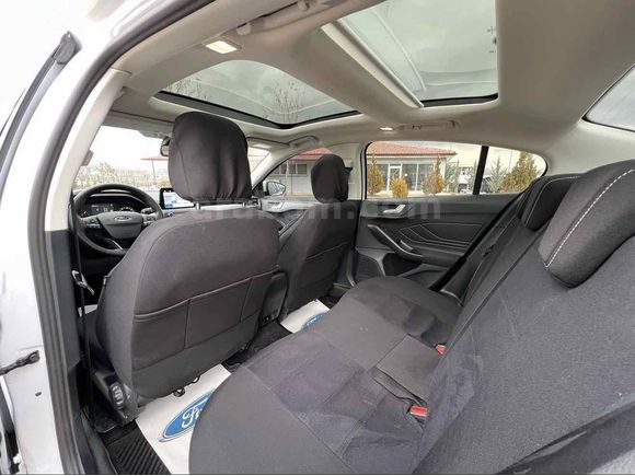 Galeriden Ford Focus 1.5 EcoBlue Titanium Stil 2024 Model Elazığ