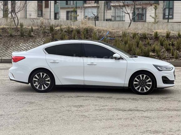 Galeriden Ford Focus 1.5 EcoBlue Titanium Stil 2024 Model Elazığ