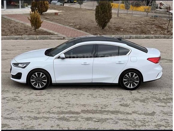 Galeriden Ford Focus 1.5 EcoBlue Titanium Stil 2024 Model Elazığ