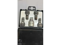Mercedes W176 W204 W205 Bijon Tekerlek Cıvata Seti B66470155
