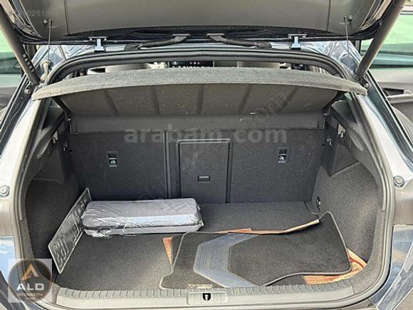 2025 YENİ CUPRA FORMENTER 1.5 eTSİ CAM TAVAN E BAGAJ BOYASIZ