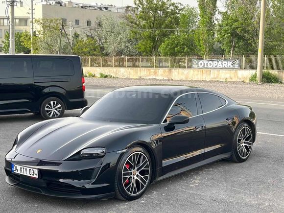 BK'DAN 2022 TAYCAN 4S PERFORMANCE PLUS 49.000KM