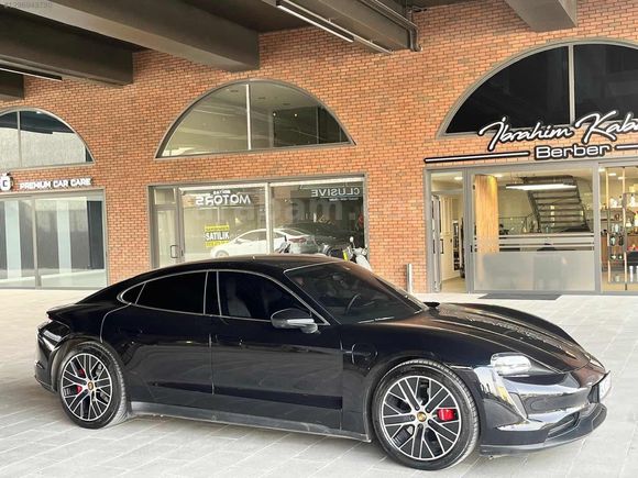 BK'DAN 2022 TAYCAN 4S PERFORMANCE PLUS 49.000KM