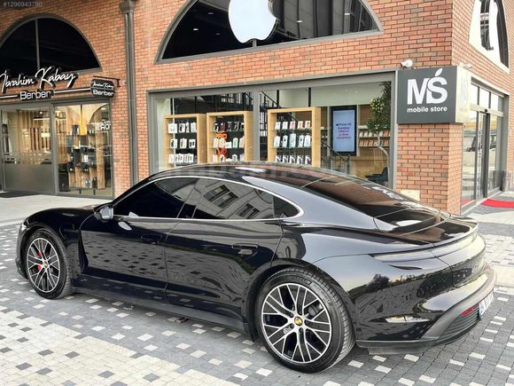 BK'DAN 2022 TAYCAN 4S PERFORMANCE PLUS 49.000KM
