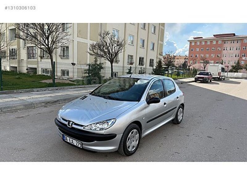Galeriden Peugeot 206 1.4 XR 2000 Model Ankara 242.000 km Gri