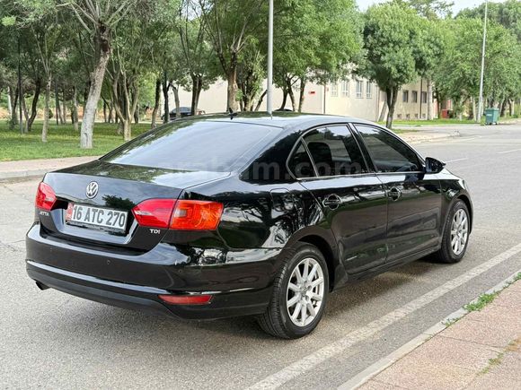 Sahibinden Volkswagen Jetta 1.6 TDi Trendline 2014 
Acil satılık 