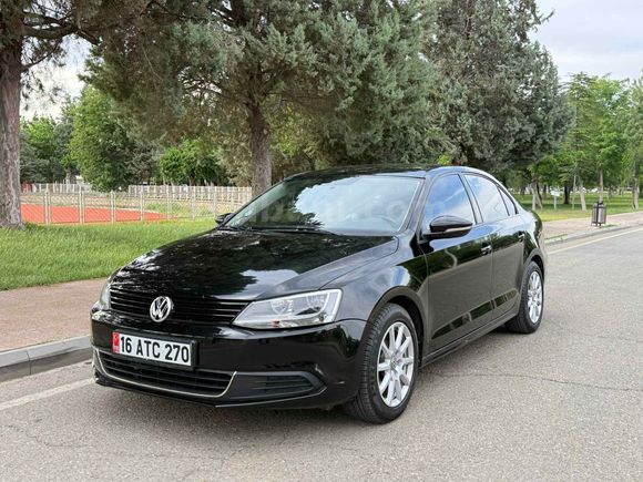 Sahibinden Volkswagen Jetta 1.6 TDi Trendline 2014 
Acil satılık 