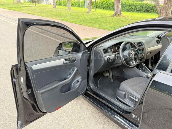 Sahibinden Volkswagen Jetta 1.6 TDi Trendline 2014 
Acil satılık 