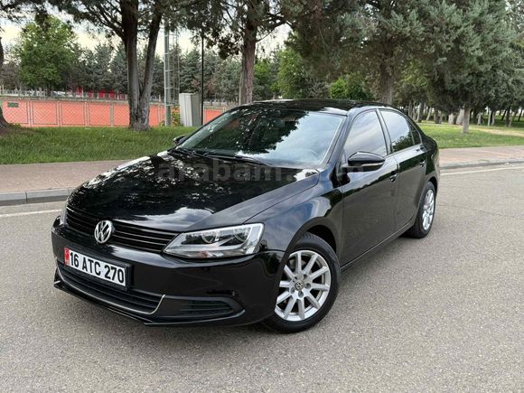 Sahibinden Volkswagen Jetta 1.6 TDi Trendline 2014 
Acil satılık 