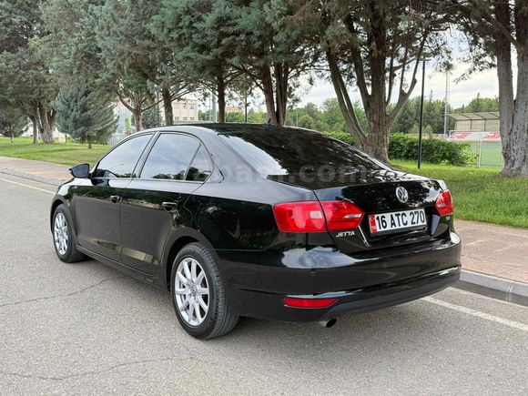 Sahibinden Volkswagen Jetta 1.6 TDi Trendline 2014 
Acil satılık 