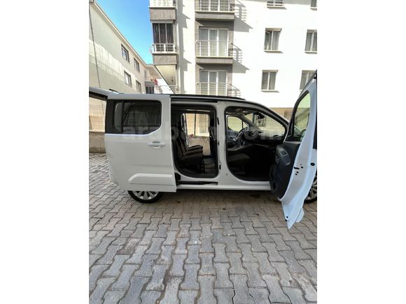 Sahibinden Opel Combo 1.5 CDTI Ultimate 2024 Model  14.360 km Beyaz