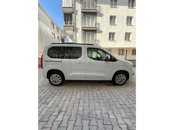 Sahibinden Opel Combo 1.5 CDTI Ultimate 2024 Model  14.360 km Beyaz
