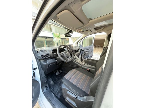 Sahibinden Opel Combo 1.5 CDTI Ultimate 2024 Model  14.360 km Beyaz