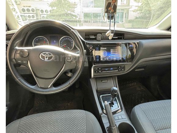 SAHİBİNDEN TEMİZ BAKIMLI 2018 MODEL MAKYAJLI COROLLA