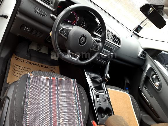 Sahibinden Renault Kadjar 1.2 TCe Touch 2015 Model