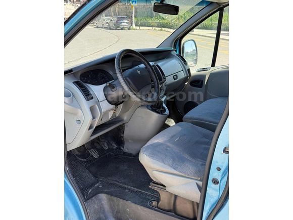 2004 trafik multix 1.9 docı baz 6 m 3 confort