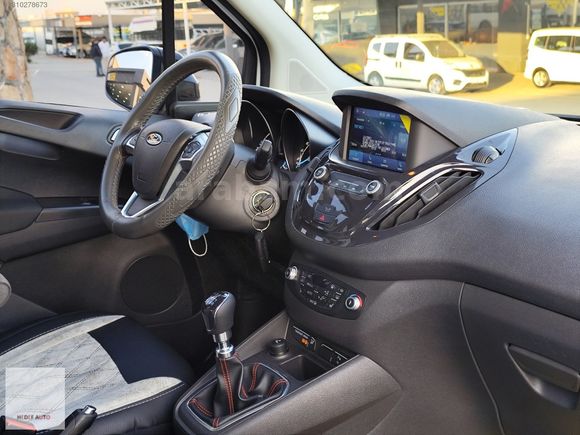 2022 FORD COURİER 1.5 TDCİ TİTANİUM PLUS 14000 KM BOYASIZ MAKYAJ