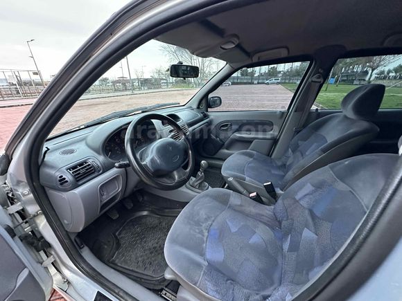 Renault Clio 1.4 RTA 2000 Model  248.000 km Mavi (metalik)