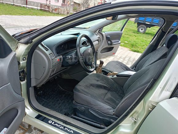 Sahibinden Renault Laguna 2 1.6 Expression 2002 Model