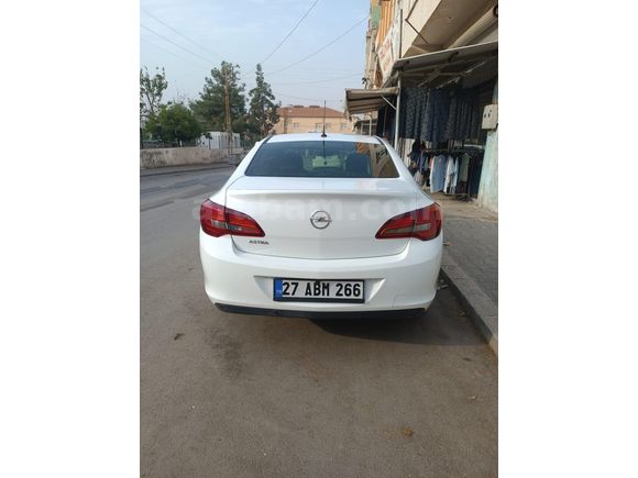 Sahibinden Opel Astra 1.6 Edition 2018 Model  125.000 km Beyaz