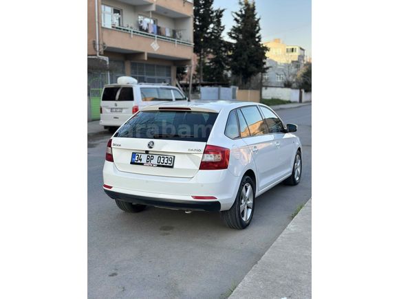 Düşük km temiz aile aracı Rapid 1.6 tdi 