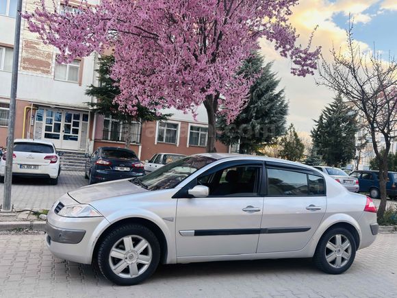 18 yıllık sahibinden megane 2