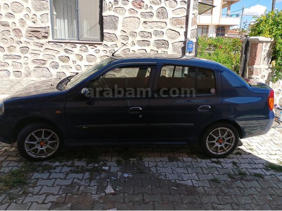 Sahibinden Renault Clio 1.4 2001 Model  265.000 km Mavi