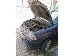 Sahibinden Renault Clio 1.4 2001 Model  265.000 km Mavi