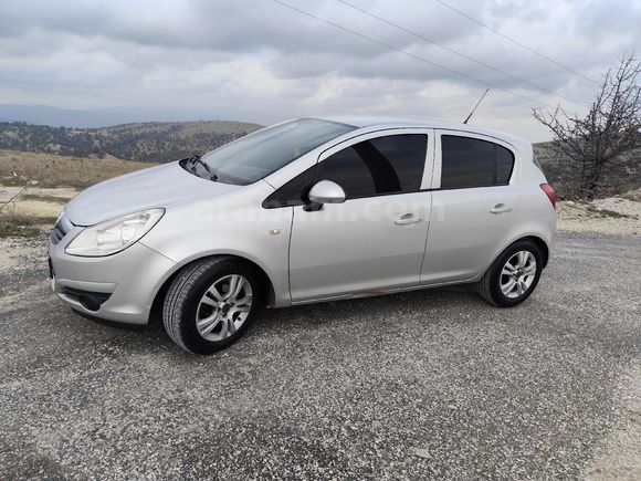 Galeriden Opel Corsa 1.2 Twinport Essentia 2011 Model Aydın 75.000 km Gri (Gümüş)