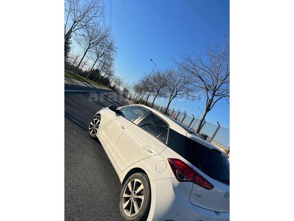 Sahibinden Hyundai i20 1.4 CRDi Style 2015 Model 