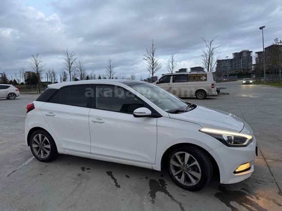 Sahibinden Hyundai i20 1.4 CRDi Style 2015 Model 