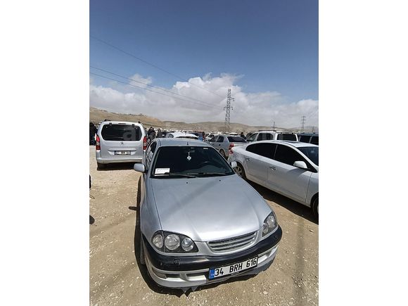 ACİL Sahibinden Toyota Avensis 2.0 Sol 2000 Model