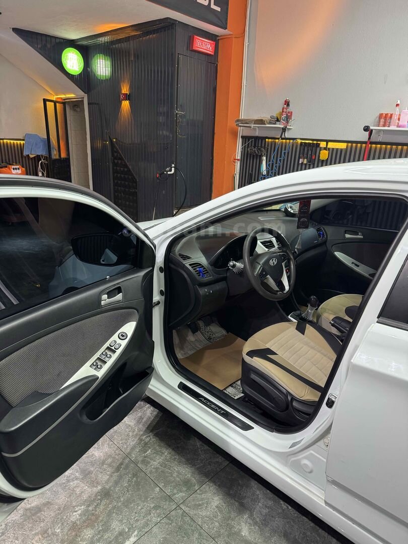 Sahibinden Hyundai Accent Blue 1.6 CRDI Mode Plus 2012 Model 6