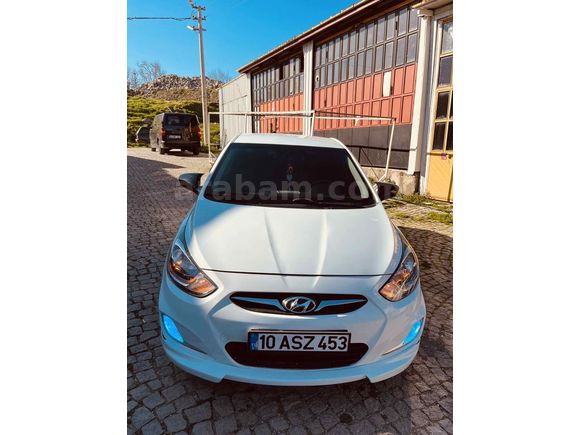 Sahibinden Hyundai Accent Blue 1.6 CRDI Mode Plus 2012 Model 