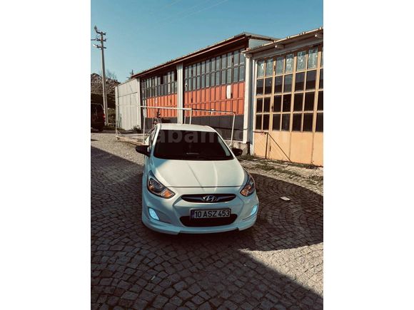 Sahibinden Hyundai Accent Blue 1.6 CRDI Mode Plus 2012 Model 