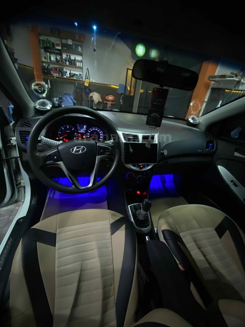 Sahibinden Hyundai Accent Blue 1.6 CRDI Mode Plus 2012 Model 4