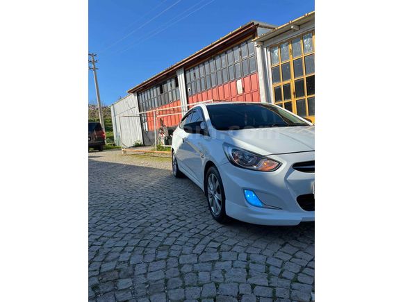 Sahibinden Hyundai Accent Blue 1.6 CRDI Mode Plus 2012 Model 