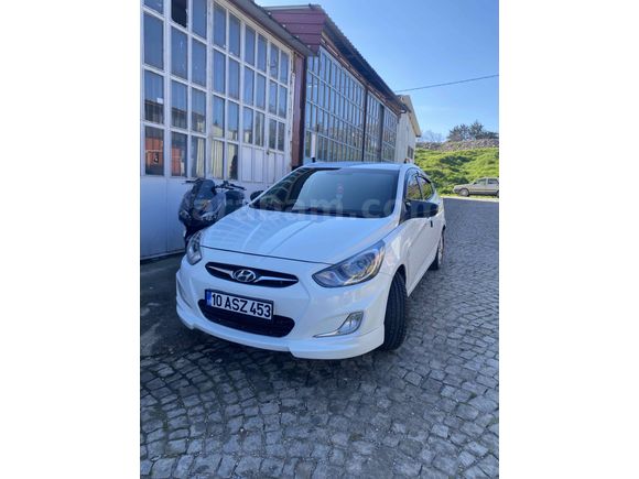 Sahibinden Hyundai Accent Blue 1.6 CRDI Mode Plus 2012 Model 