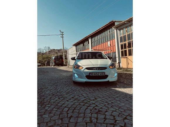 Sahibinden Hyundai Accent Blue 1.6 CRDI Mode Plus 2012 Model 