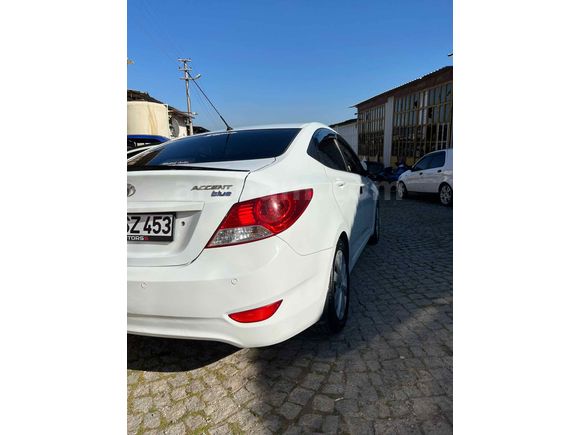 Sahibinden Hyundai Accent Blue 1.6 CRDI Mode Plus 2012 Model 