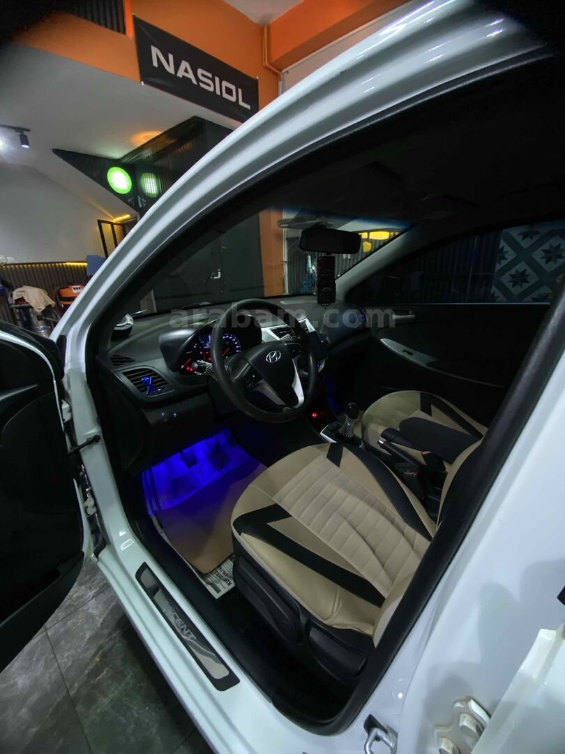 Sahibinden Hyundai Accent Blue 1.6 CRDI Mode Plus 2012 Model 7