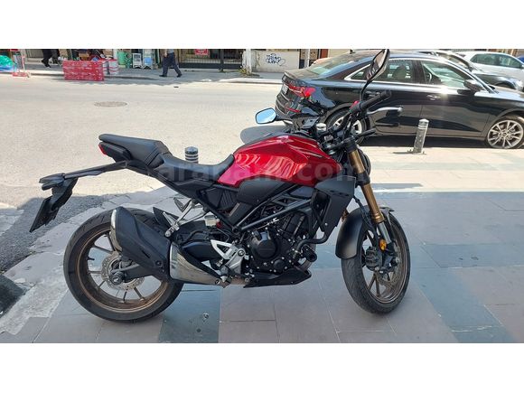 Temiz, bakımlı, kapalı garaj, kazasız CB250R