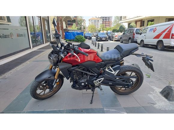 Temiz, bakımlı, kapalı garaj, kazasız CB250R
