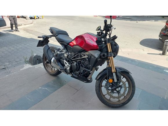 Temiz, bakımlı, kapalı garaj, kazasız CB250R