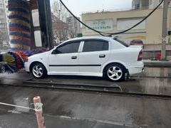 Wolksvagen Touran Ve Toyota Verso Takaslı Dost İşi İlk Gelen Alır